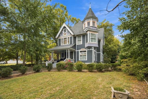 301 W High ST, Anna, IL 62906