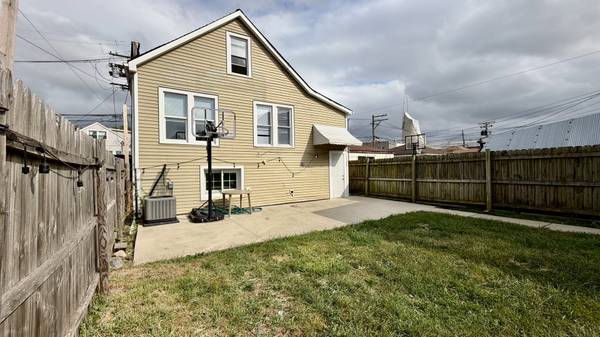2329 N Mcvicker AVE, Chicago, IL 60639