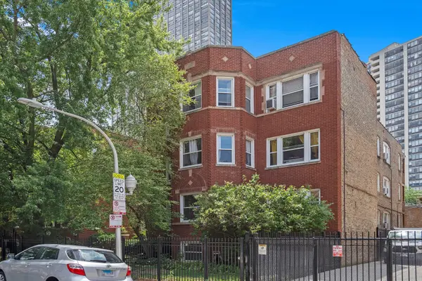 733 W Bittersweet PL #1E, Chicago, IL 60613