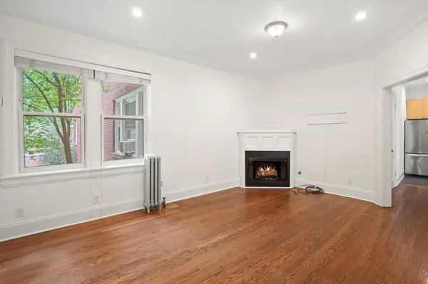 733 W Bittersweet PL #1E, Chicago, IL 60613