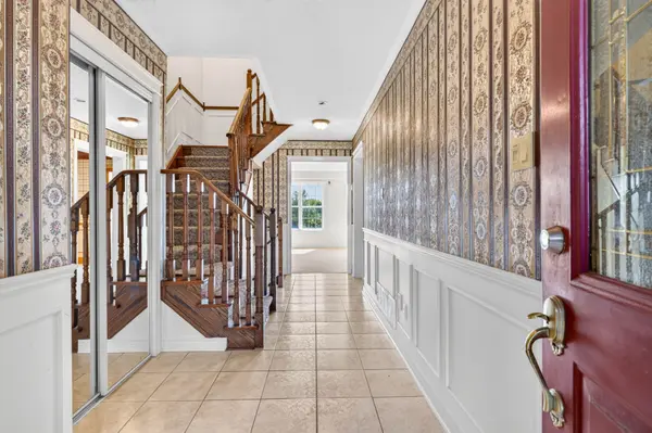 14 Milloy PL, Aurora, ON L4G 7L2