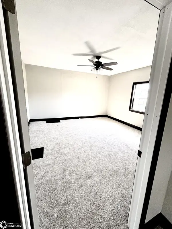 311 W Nevada ST, Marshalltown, IA 50158