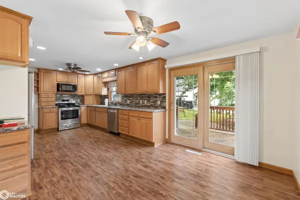 1304 S Virginia AVE, Mason City, IA 50401