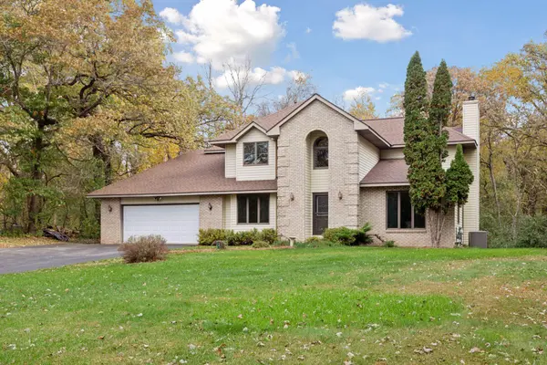 230 Plainview DR, River Falls, WI 54022