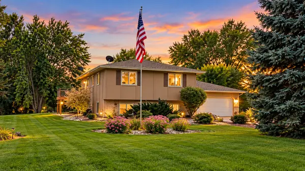 20290 Enfield CT N, Forest Lake, MN 55025