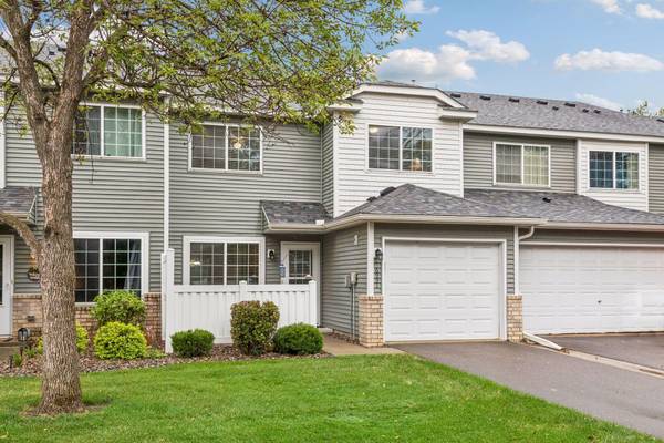 6991 21st ST N, Oakdale, MN 55128