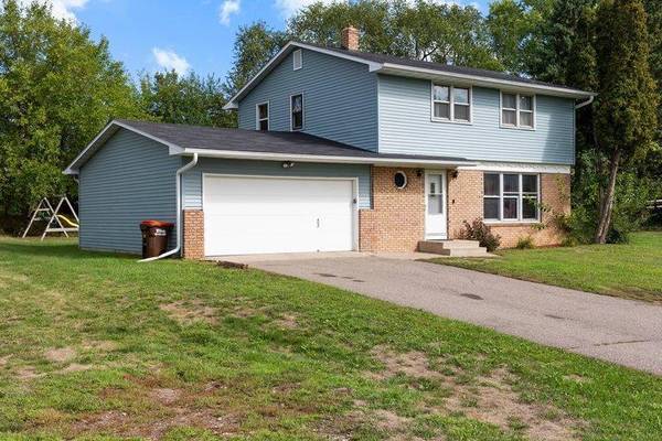 395 Kingston AVE, Maplewood, MN 55117