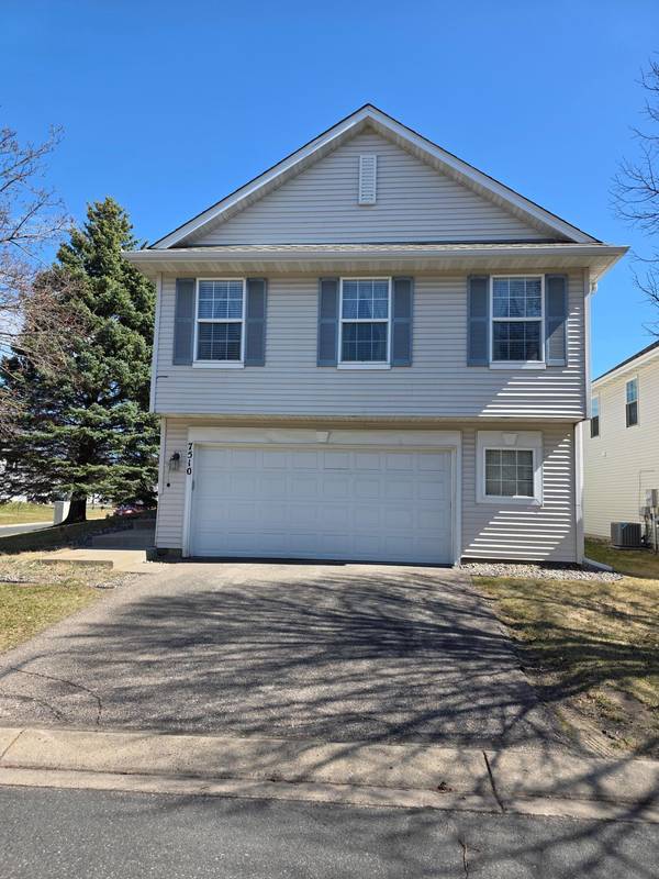 7510 Hampton LN, Prior Lake, MN 55379