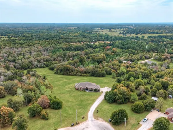 30365 Buck LN, Mcloud, OK 74851