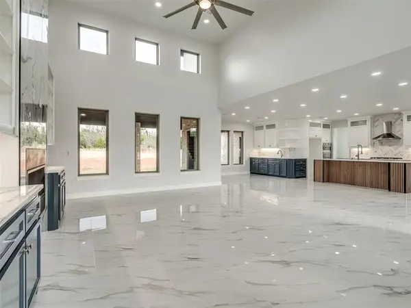 8302 Autumn Blaze DR, Blanchard, OK 73010