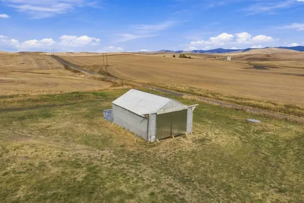 2031 Walter Siding Rd, Garfield, WA 99130