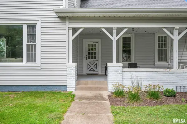 609 E 3RD ST, Delavan, IL 61734
