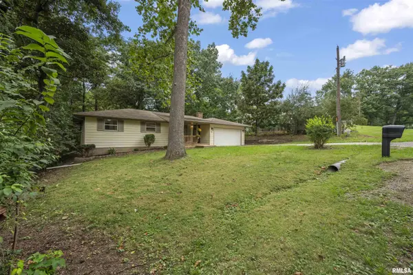 24 ROXBURY RD, Mackinaw, IL 61755