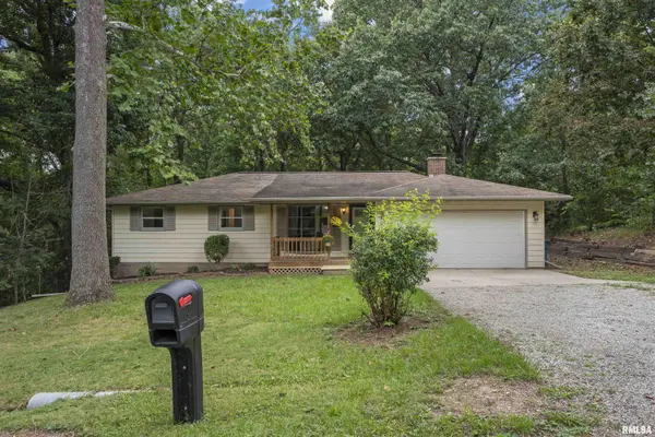 24 ROXBURY RD, Mackinaw, IL 61755