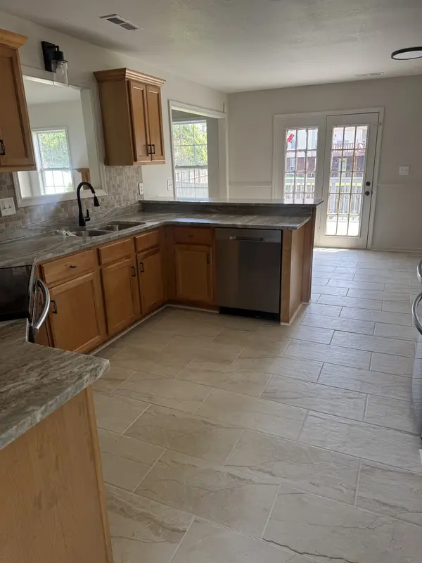 321 Greenspoint Ct, Clarksville, TN 37042