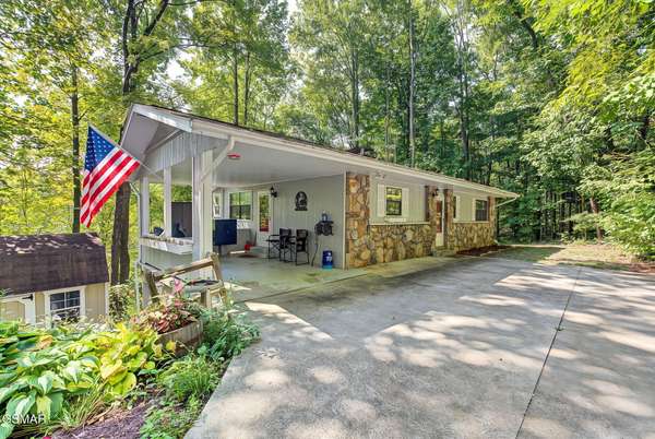 1131 Tanrac Trail, Gatlinburg, TN 37738