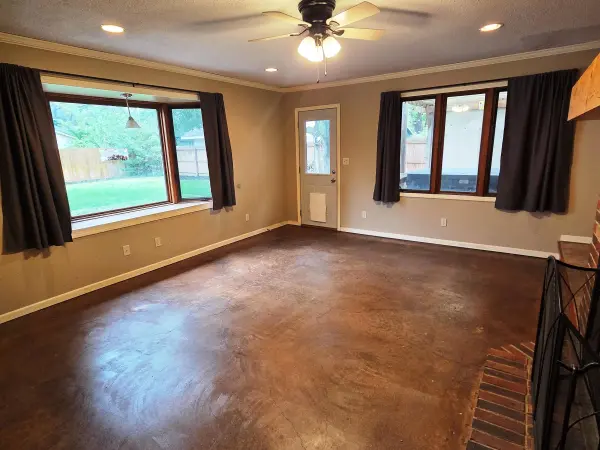 542 N Colby, Valley Center, KS 67147