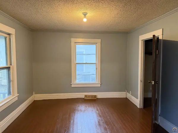 424 Cottonwood ST, Emporia, KS 66801