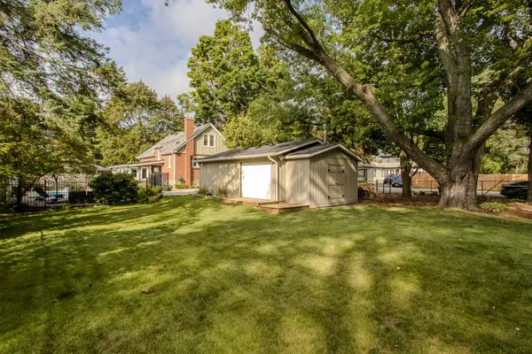 911 Lasalle Park RD, Burlington, ON L7T 1M6