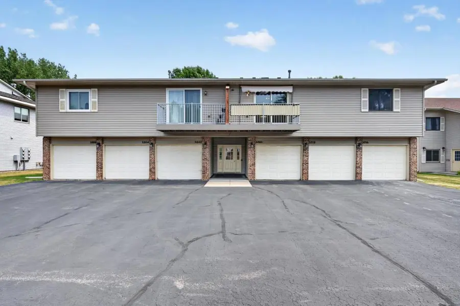 3276 Greenbrier ST #3276C, Vadnais Heights, MN 55127