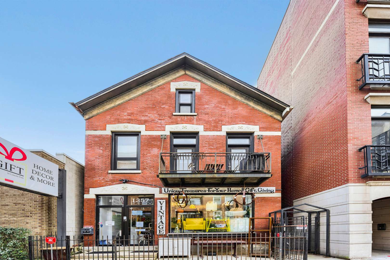 1357 W Fullerton AVE #B, Chicago, IL 60614