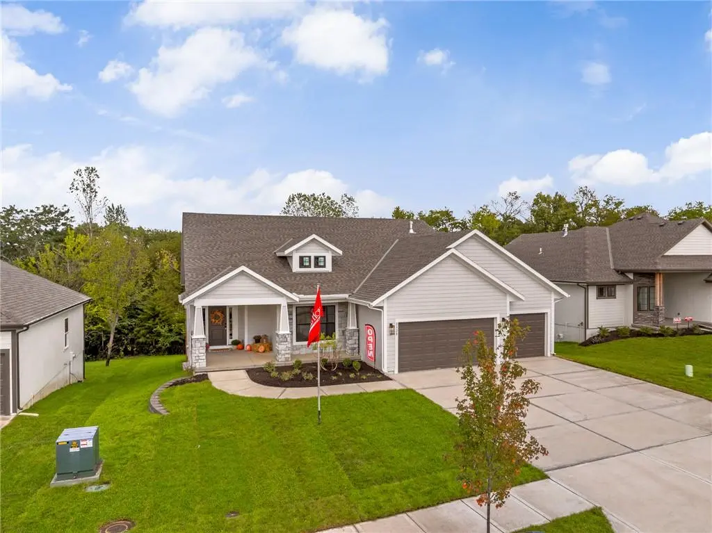 6034 Apache DR, Shawnee, KS 66226