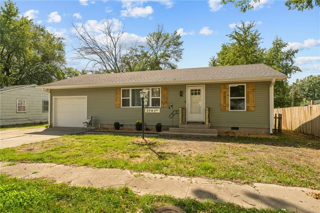 29 W 3 rd ST, Adrian, MO 64730