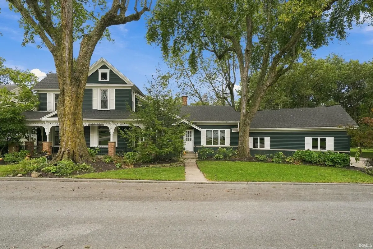 201 W 1st ST, Warren, IN 46792