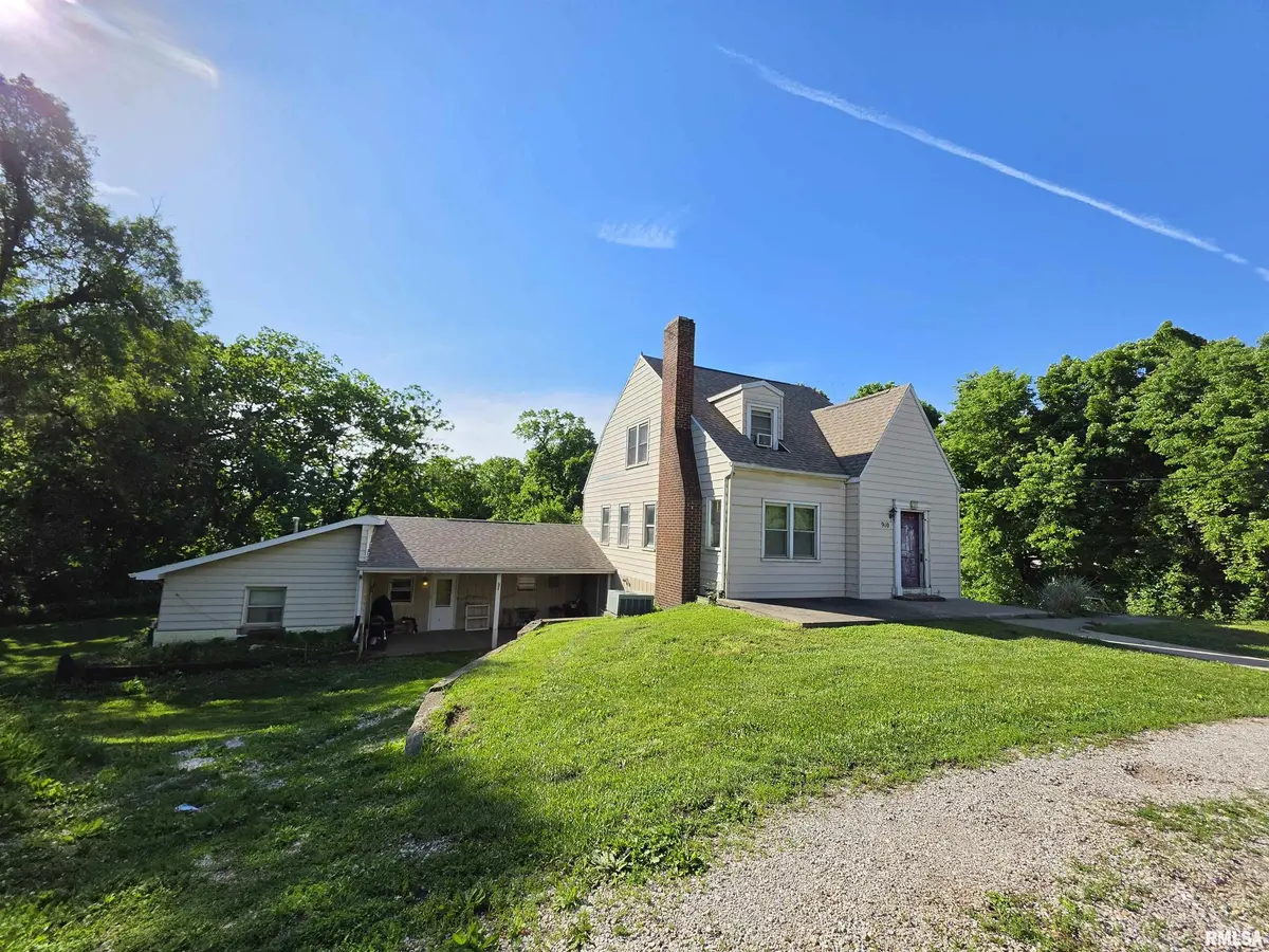 910 PEKIN AVE, Creve Coeur, IL 61610