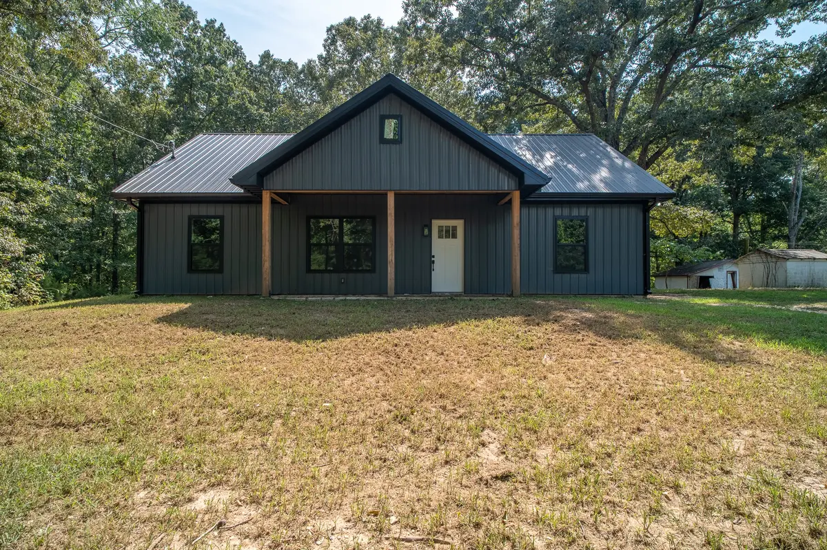 316 Summertown Hwy, Summertown, TN 38483
