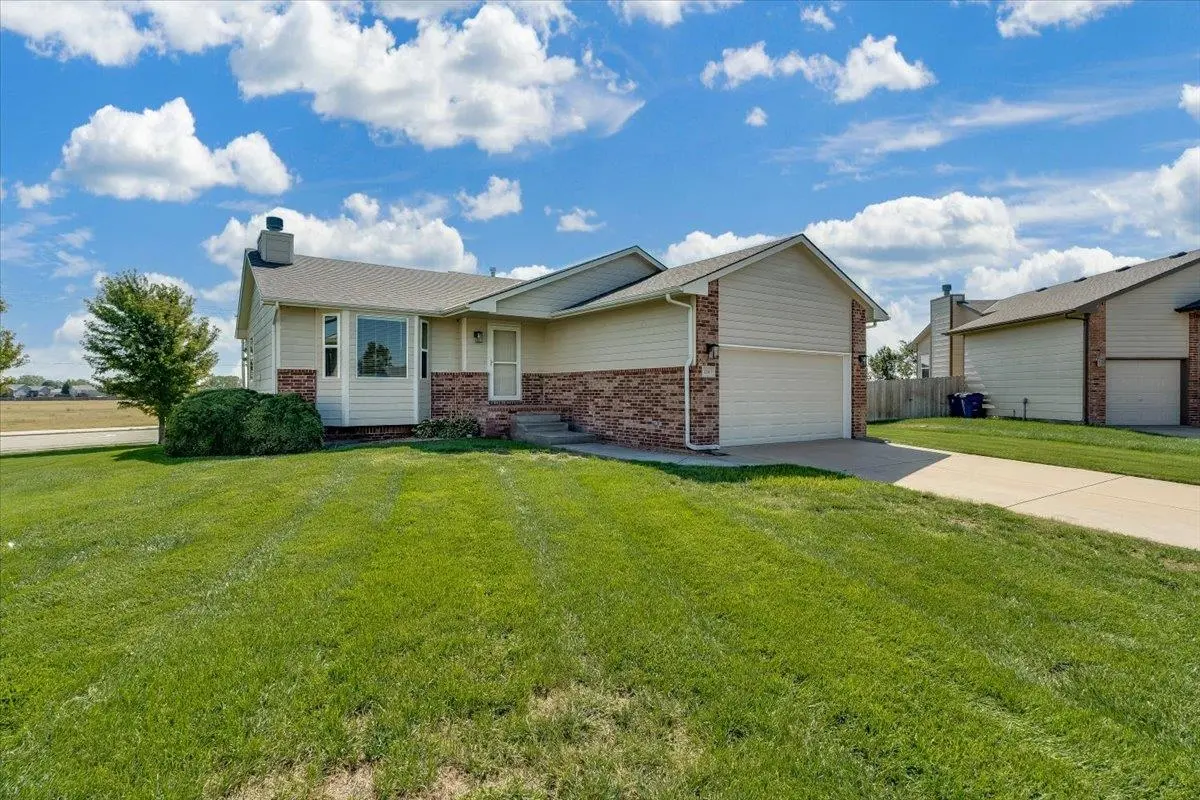 12013 W Grant Ct, Wichita, KS 67235