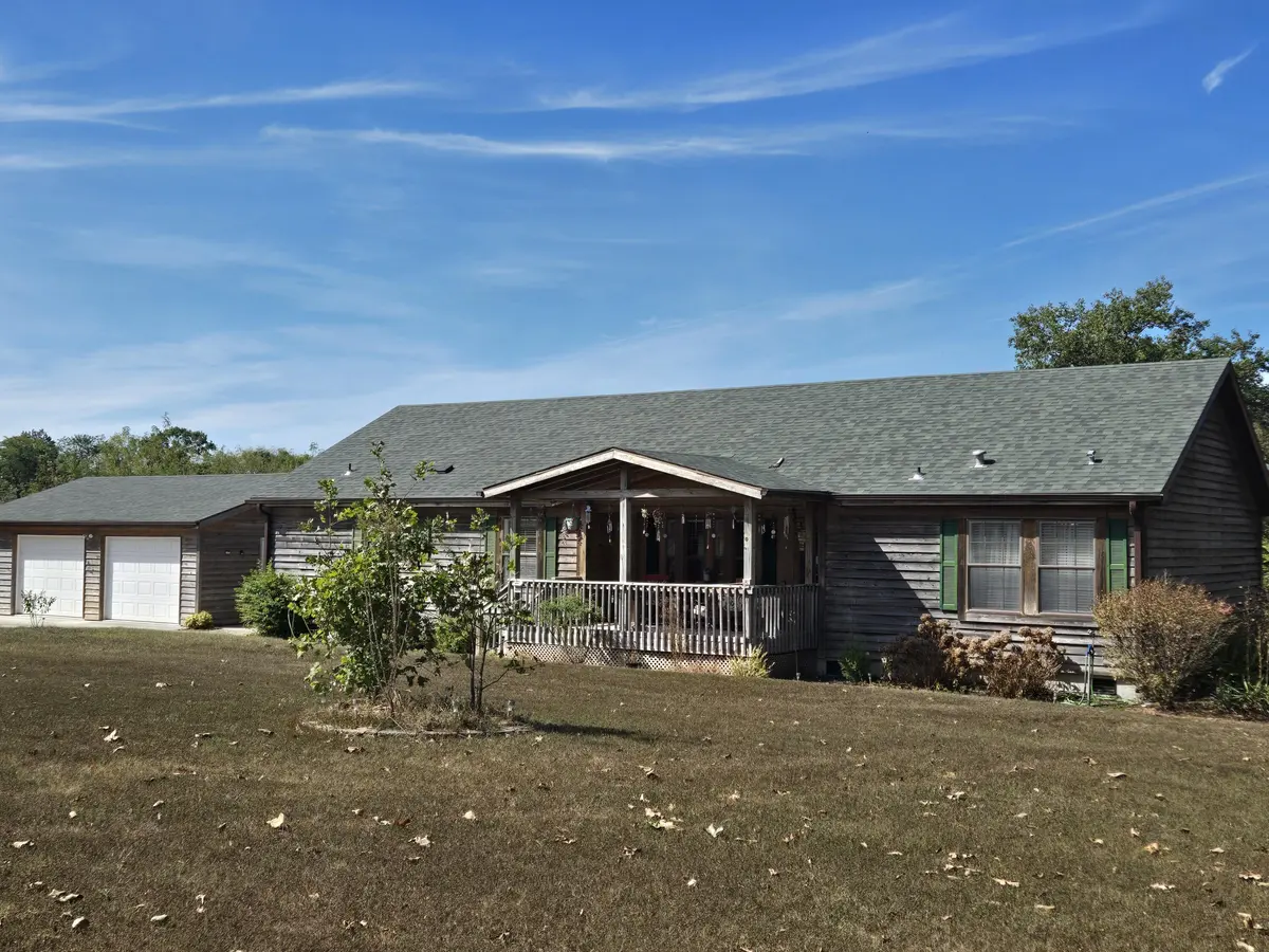 2283 E 360th RD, Louisburg, MO 65685