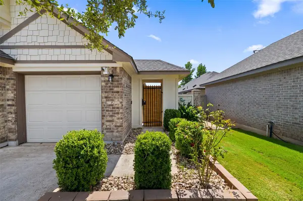118 Trailstone DR, Bastrop, TX 78602