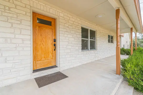 15 Tall Oaks TRL, Austin, TX 78737