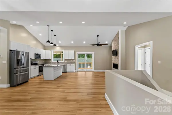 131 Ridge RD, Candler, NC 28715