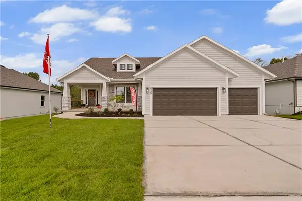 6034 Apache DR, Shawnee, KS 66226