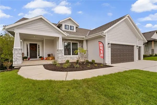 6034 Apache DR, Shawnee, KS 66226