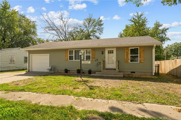 29 W 3 rd ST, Adrian, MO 64730