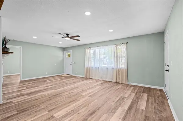 29 W 3 rd ST, Adrian, MO 64730