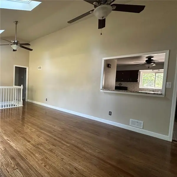 10401 E 69th ST, Raytown, MO 64133
