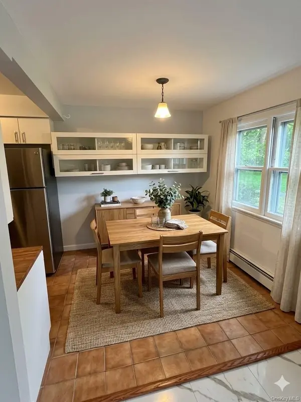 21 Orchard HTS, New Paltz, NY 12561