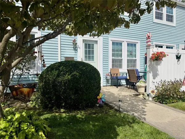 26 Whalers CV, Babylon, NY 11702