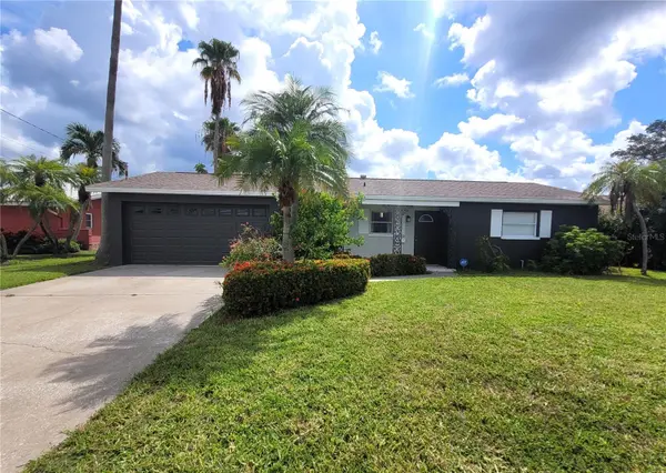 137 MIDWAY IS, Clearwater, FL 33767