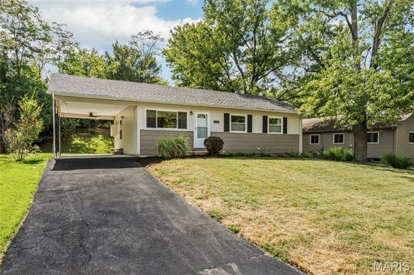 10826 Canter Way DR, St Louis, MO 63114