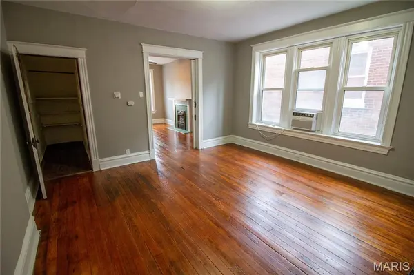 4335 Minnesota AVE, St Louis, MO 63111