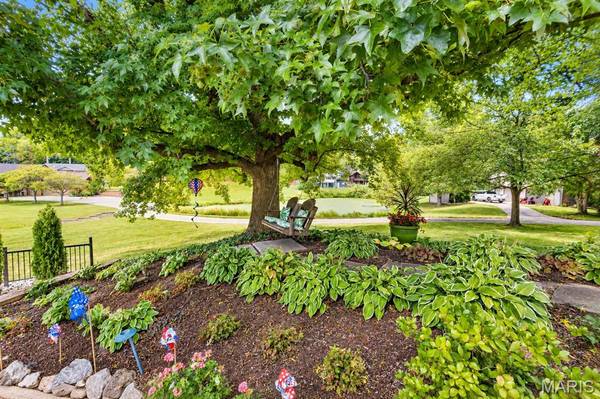 3 Foxmoor, Lebanon, IL 62254