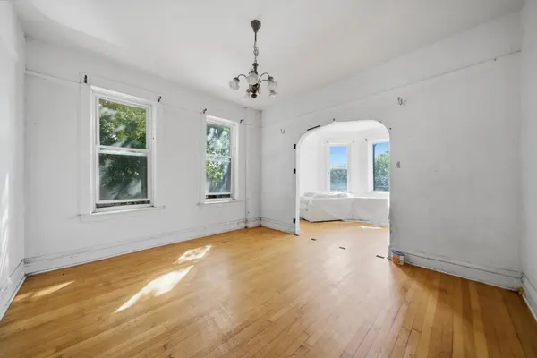 3900 W Division ST, Chicago, IL 60651