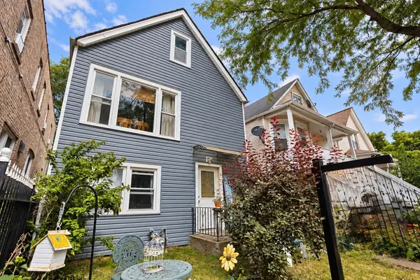 3906 W Montrose AVE, Chicago, IL 60618