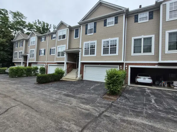 2337 Hudson CIR #2337, Aurora, IL 60502