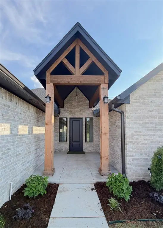 10036 Primrose LN, Midwest City, OK 73130